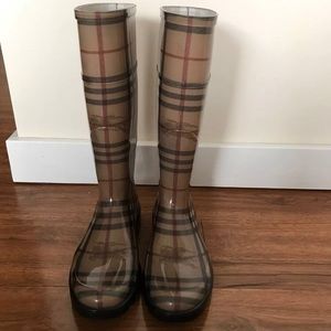 Burberry rain boots size 36
